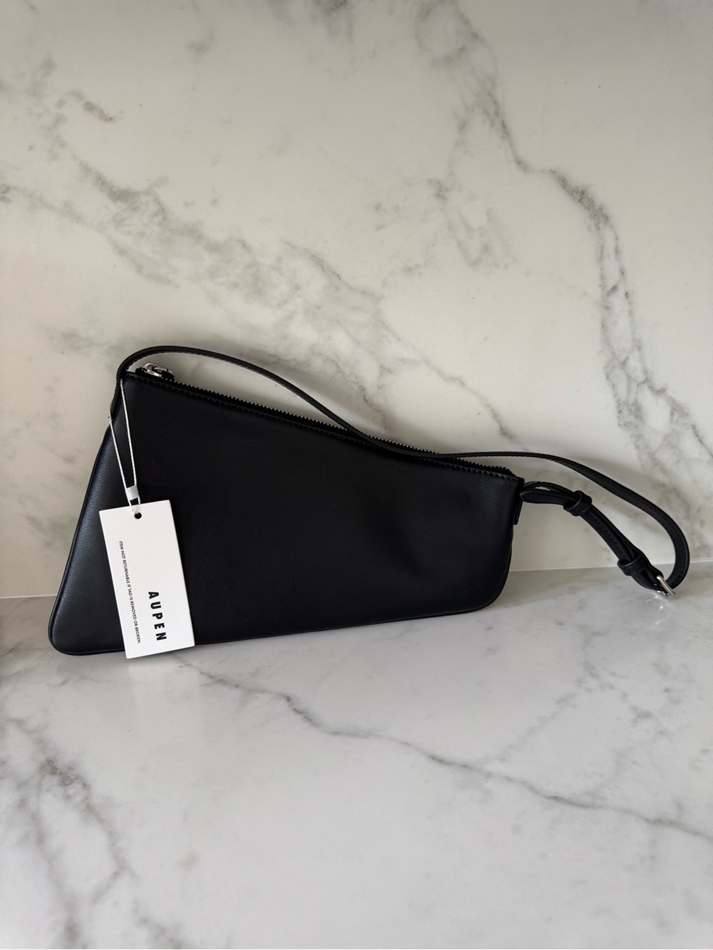 Aupen Black Leather Shoulder Bag